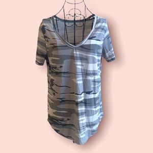 Camo v-neck short sleeve tee size Medium **NWOT**